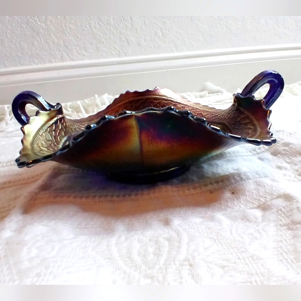 Vintage Magnificent Fenton Lotus and Grape Bon Bon Carnival Glass Handle…